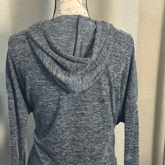 Marilyn Monroe Hooded Medium Black Gray Gold accents - Picture 6 of 9